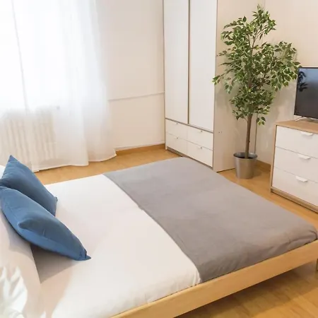 Sweet 2 Bedrooms In Center