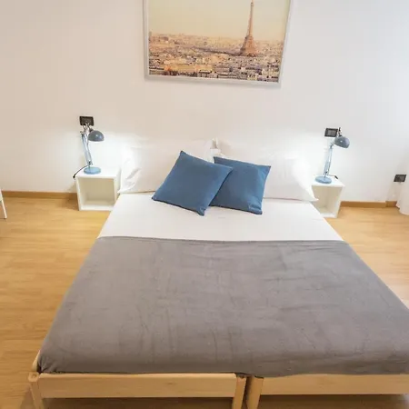 Sweet 2 Bedrooms In Center Lägenhet