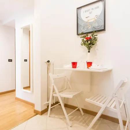 Sweet 2 Bedrooms In Center * Milano