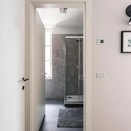 Apartment Hostmate -milano - Via Freguglia - Guastalla *
