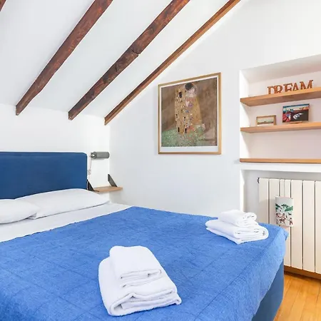 Guesthost - Piazza Risorgimento Cosy Milánó