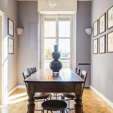 Charming Apartment, A Unique Home, 2 Bedrooms Apartment Mailand