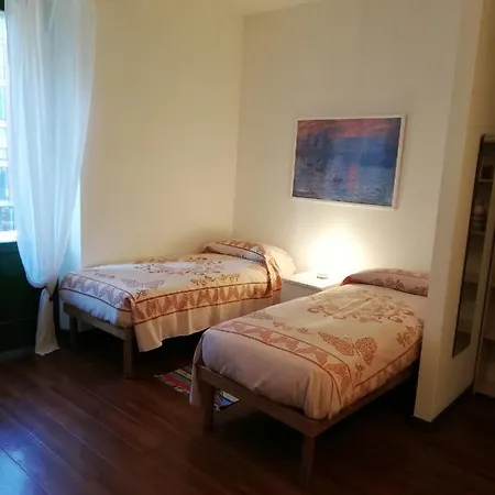 Olona Place شقة