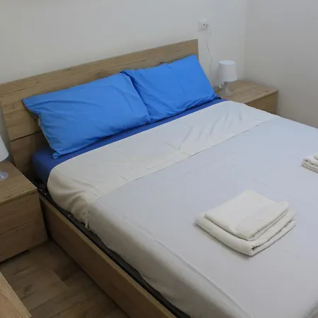 I Livin - Via Bernina, 20 Apartamento