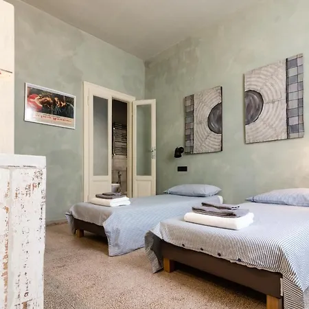 La Del Teatro Bed & Breakfast *