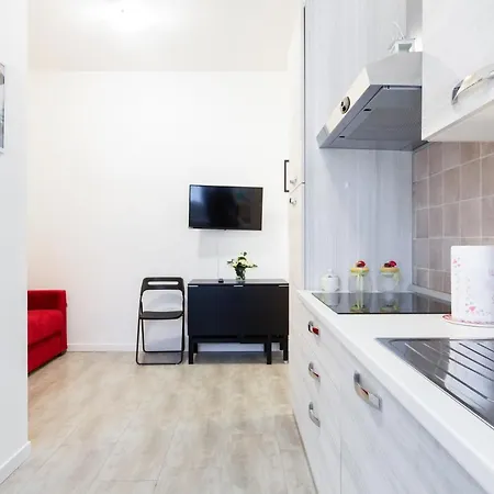 Renovated Flat Subway Yellow Line Appartement