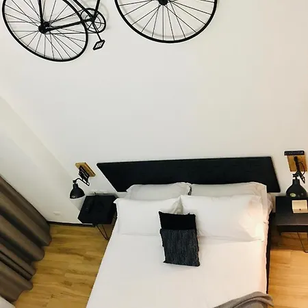 Intomilan Galleria Duomo I Boutique & Design Apartahotel