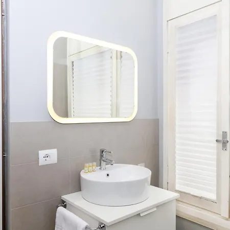 Hemeras Boutique Homes - 2 Luxury In The City Center Apartment *