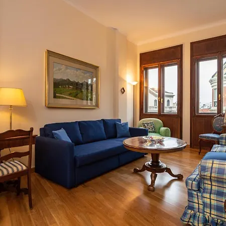 Hemeras Boutique Homes - Design Near Duomo Cathedral アパート ミラノ
