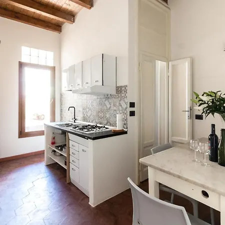 Bed & Breakfast La Del Teatro *