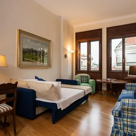 Hemeras Boutique Homes - Design Near Duomo Cathedral アパート