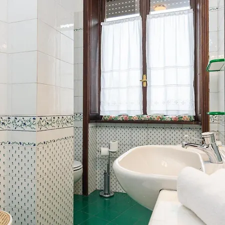 Hemeras Boutique Homes - Design Near Duomo Cathedral アパート