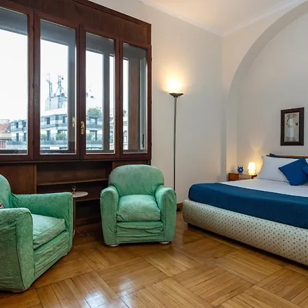 Hemeras Boutique Homes - Design Near Duomo Cathedral アパート ミラノ