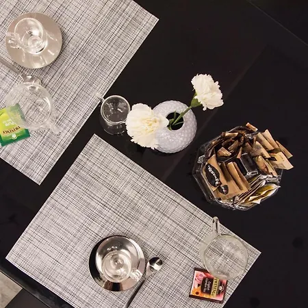 Youhosty - Ariberto 22 * Милан