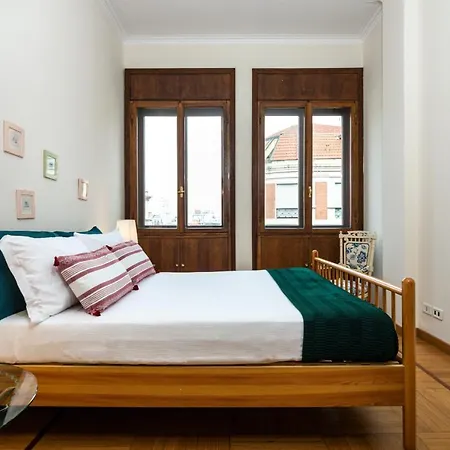 Hemeras Boutique Homes - Design Near Duomo Cathedral アパート ミラノ