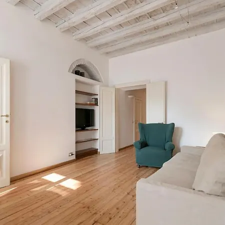 Naviglio, Sweet Dreams In The Heart Of The Fun Apartment