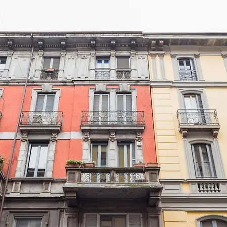 Golden Navy Design In Porta Venezia * Milan