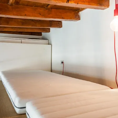 Apartamento Guesthero - Porta Genova M2 Milán