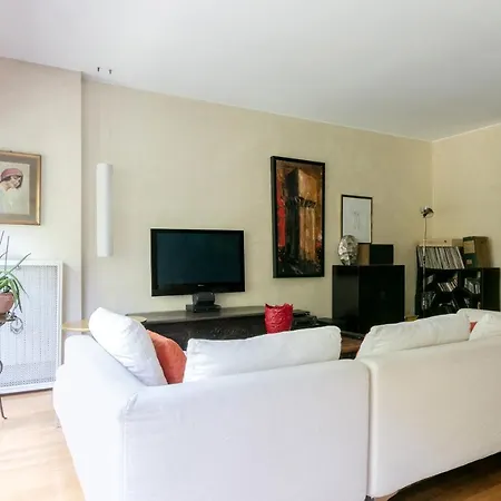Via Ponchielli By Onefinestay * Milan