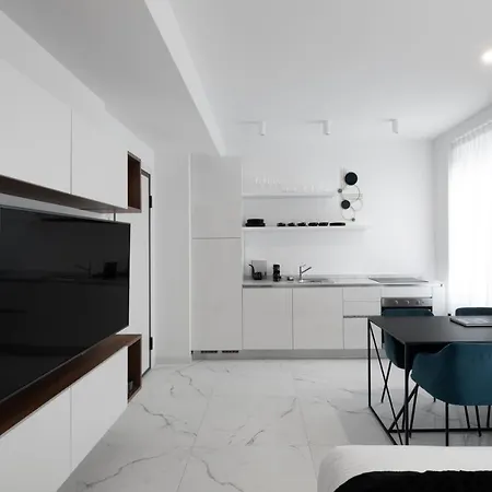 Joivy Boutique Farneti 4* Milano