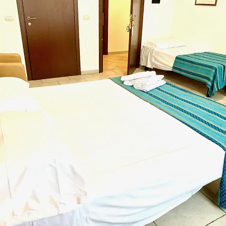 Отель Alessander 2*