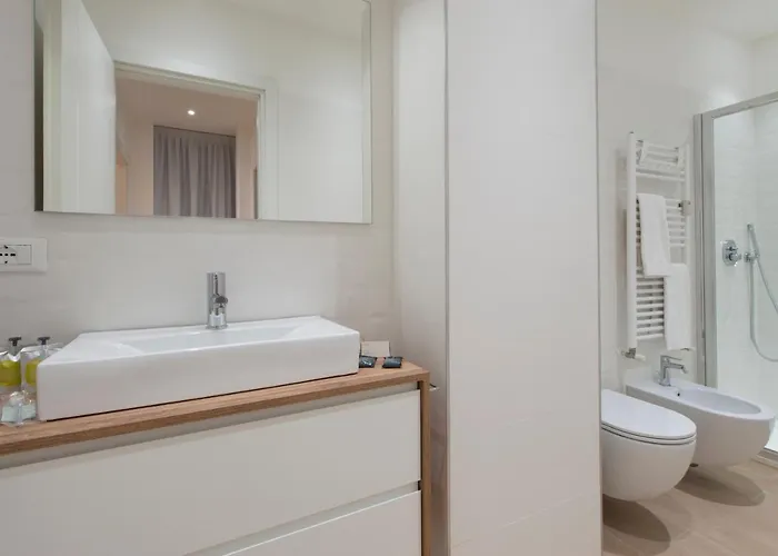 Royal - Centro Милан