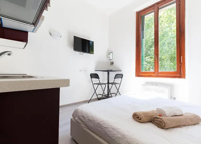 Alessia's Flat - Certosa Appartement *