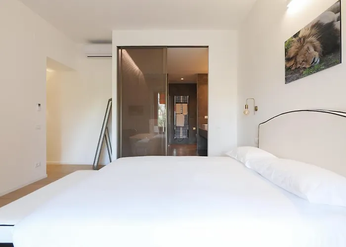 Contempora - Elegant Urban Retreat In The Heart Of - Brera Apartman *