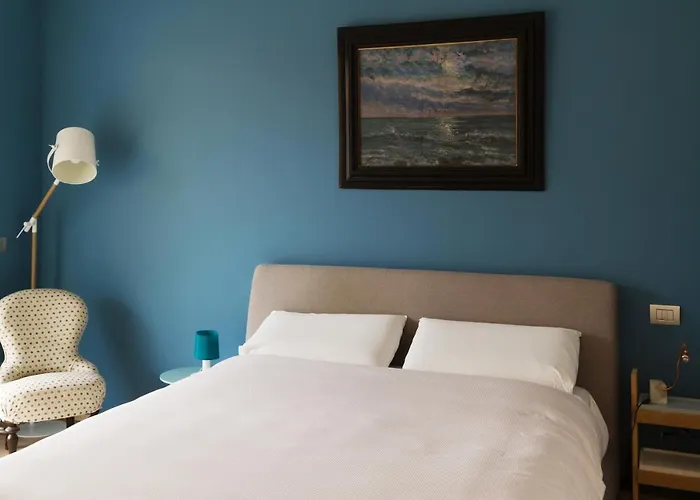 Joivy Stylish 1-bedroom Flat *