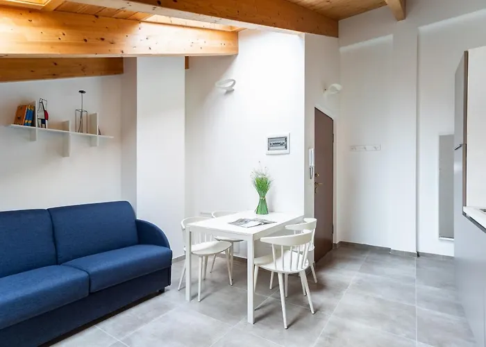 Aurum Pianell 10 3* Milano