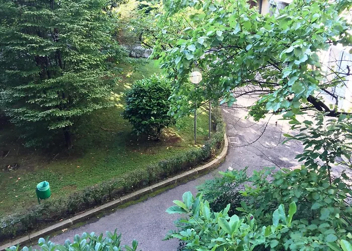 Say Yes Life Apartman