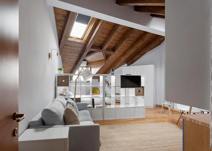 Hostmate - - Farini - Isola Milano