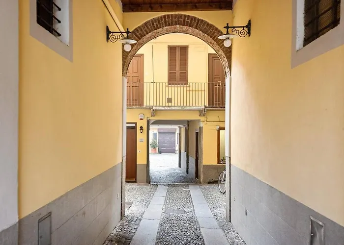 Guesthost - Navigli & Porta Genova M2 Cozy * Milano