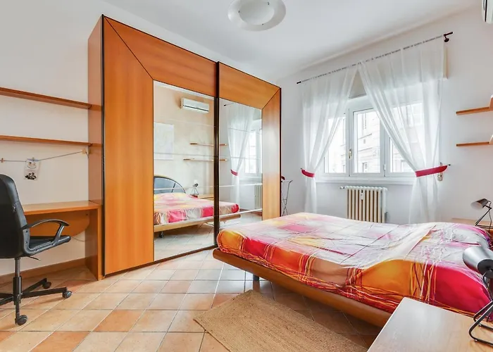 Guesthost - Darsena & Navigli Cosy Flat דירה