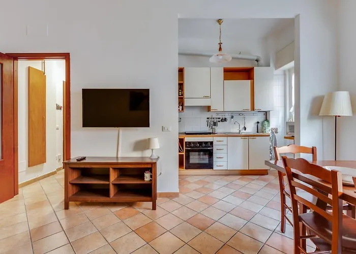 Guesthost - Darsena & Navigli Cosy Flat דירה מילאנו