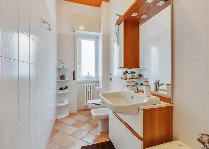 Guesthost - Darsena & Navigli Cosy Flat דירה מילאנו