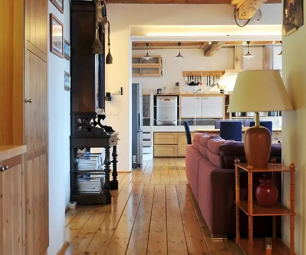 Splendid Housing 公寓