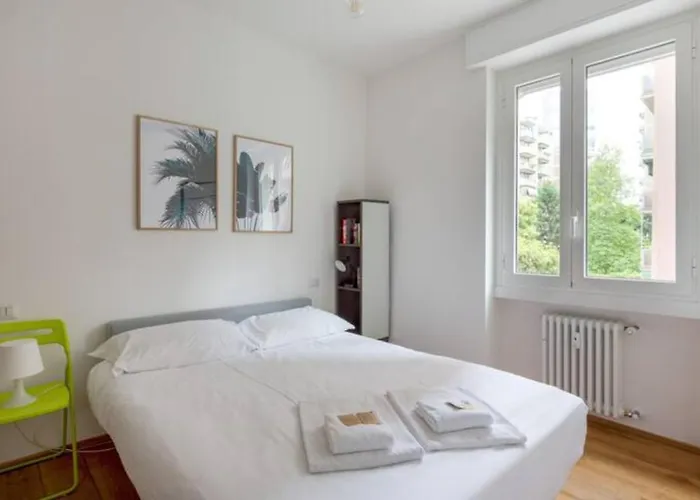Guesthost - Life & Mico Cosy And Functional Milano