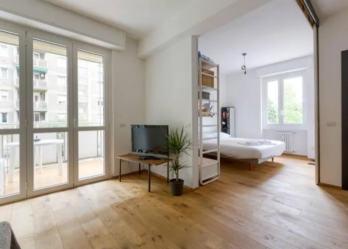 Guesthost - Life & Mico Cosy And Functional Apartment *