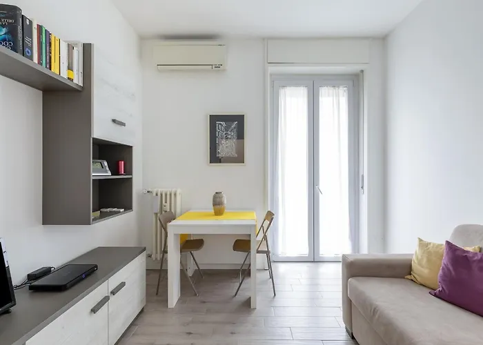 Piazza De Angeli M1 Comfortable Flat With Balcony * Milán