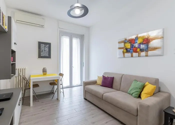 Piazza De Angeli M1 Comfortable Flat With Balcony * Milán