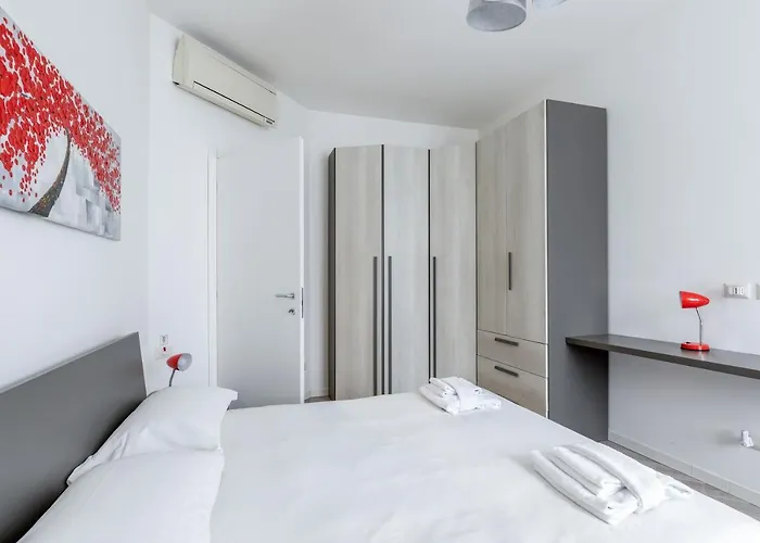 Piazza De Angeli M1 Comfortable Flat With Balcony Milán
