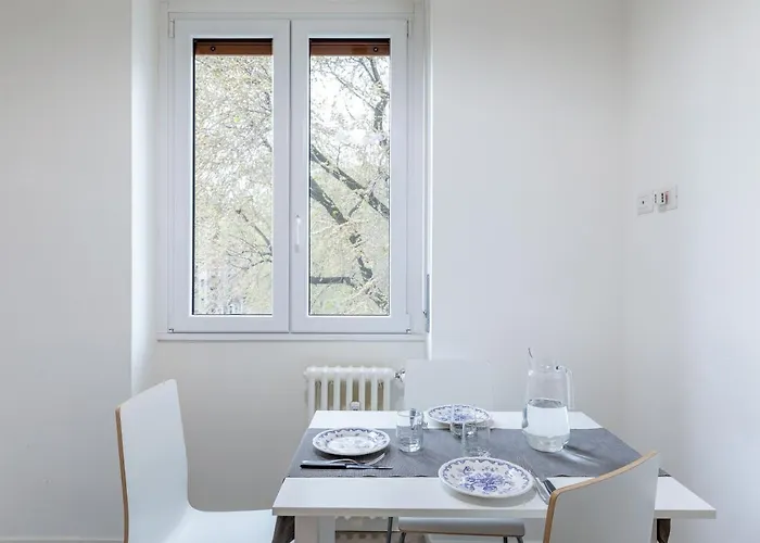 Piazza De Angeli M1 Comfortable Flat With Balcony *