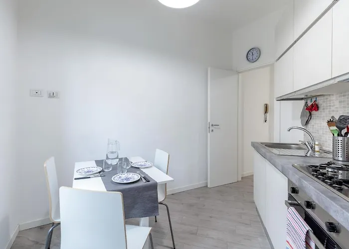 Piazza De Angeli M1 Comfortable Flat With Balcony Hotel