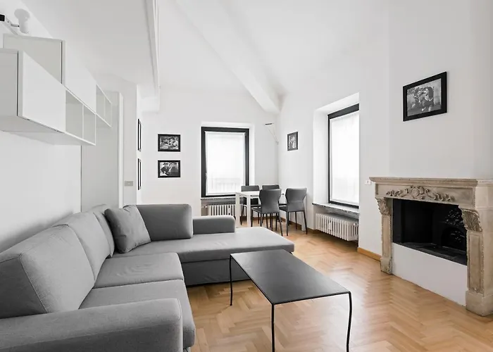 Appartement Hostmate - - Vicolo Fiori - Brera Milaan