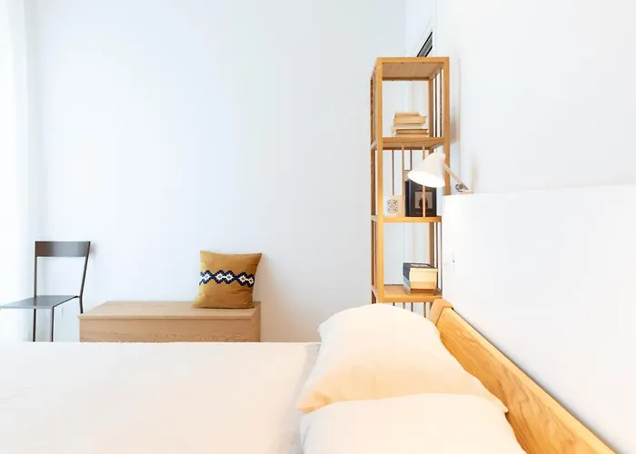 Hostmate - - Via Birolli * Milano