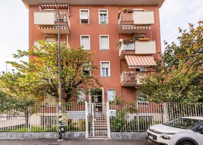 Precotto Comfortable Flat With Balcony アパート