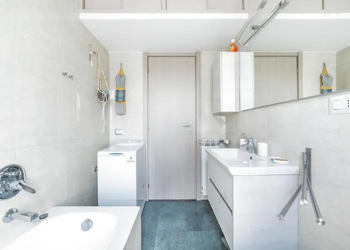 Precotto Comfortable Flat With Balcony アパート *