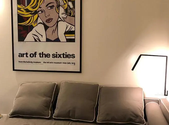 Youhosty - Faruffini 28 * Milán