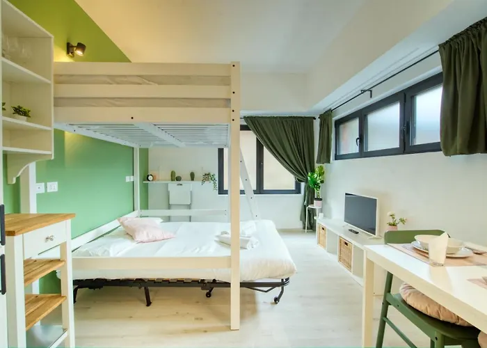 Suzzani 273 Hotel *
